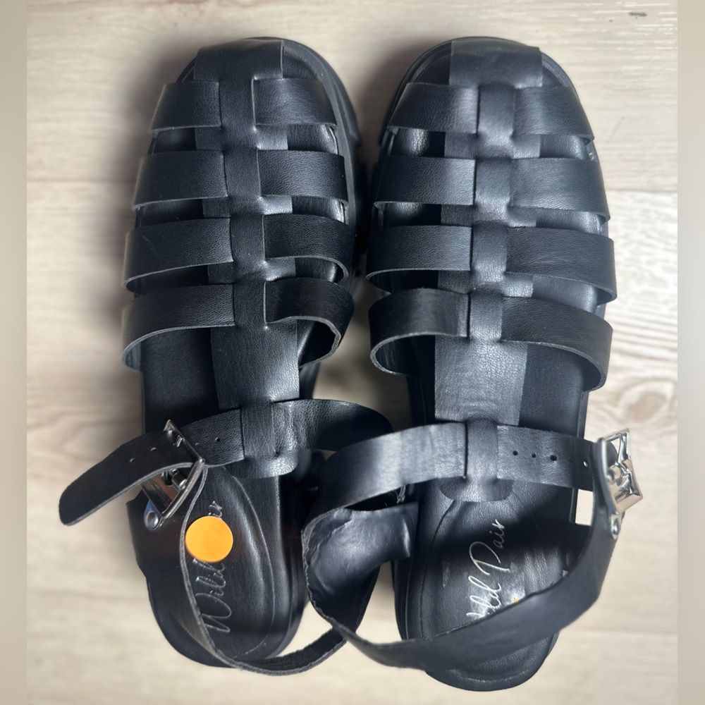 WILD PAIR Women’s Heraa Fisherman Lug Sole Sandals Size 8.5B